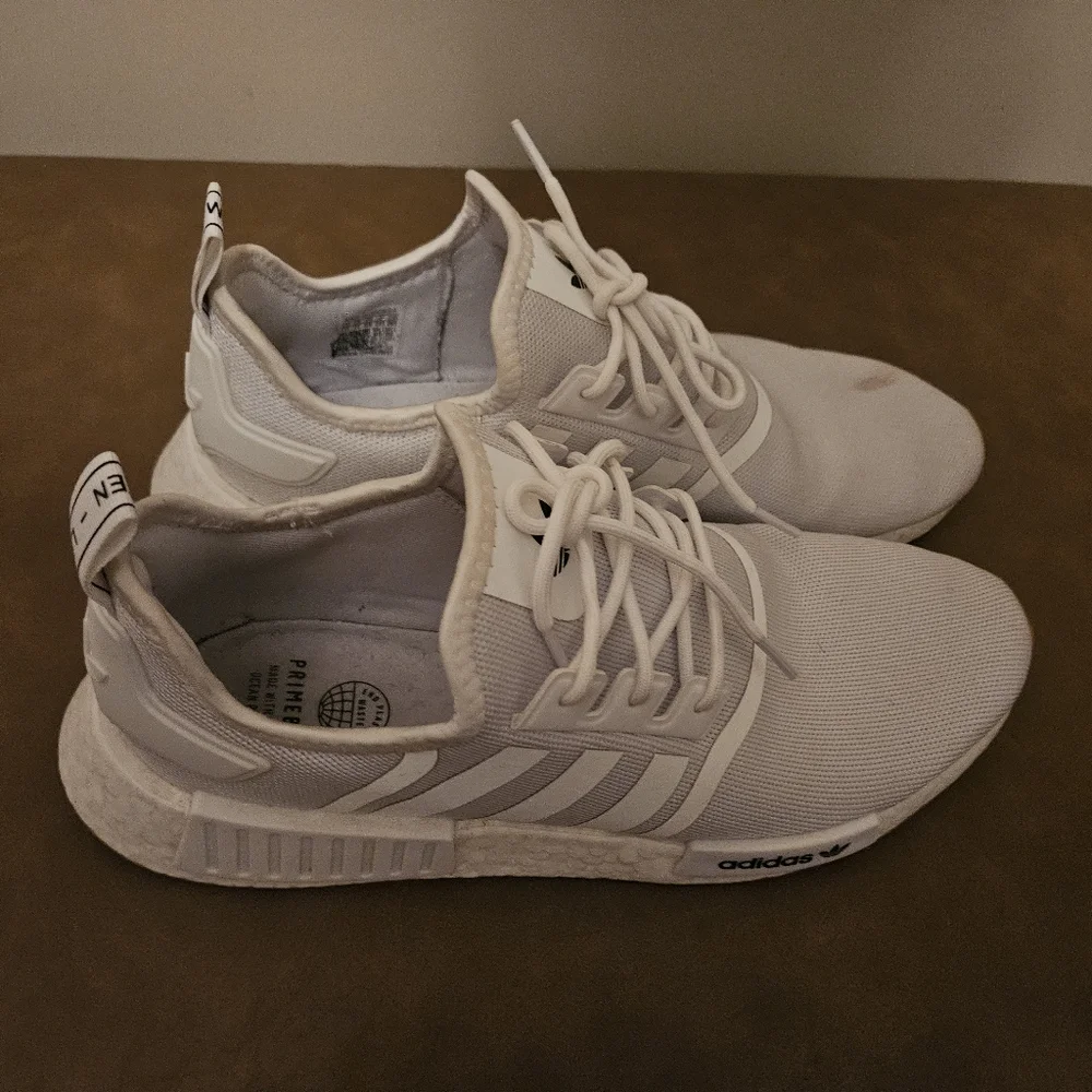 Adidas - Picture 3 of 4